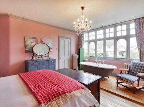Pass the Keys Beautifully renovated town house in market town
